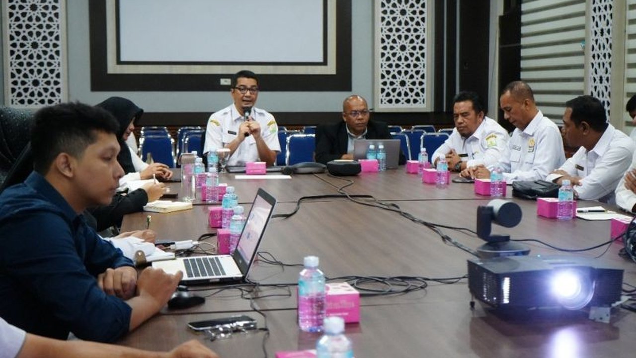 Dinas Pendidikan Aceh maksimalkan peran Bursa Kerja Khusus (BKK) SMK untuk tempatkan lulusan dan kurangi pengangguran, dorong kewirausahaan.