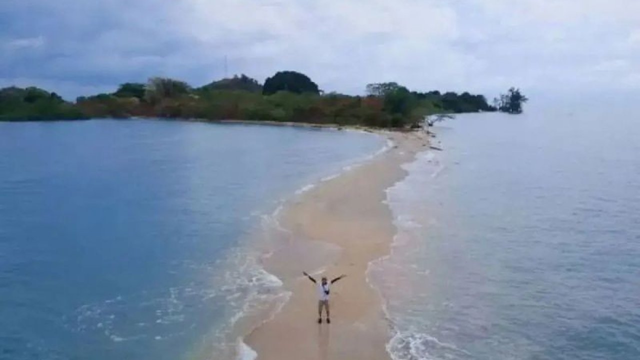 Sumatera Selatan (Sumsel) sukses menarik 5 juta wisatawan hingga Mei 2025, melampaui target dan menjanjikan peningkatan sektor pariwisata.