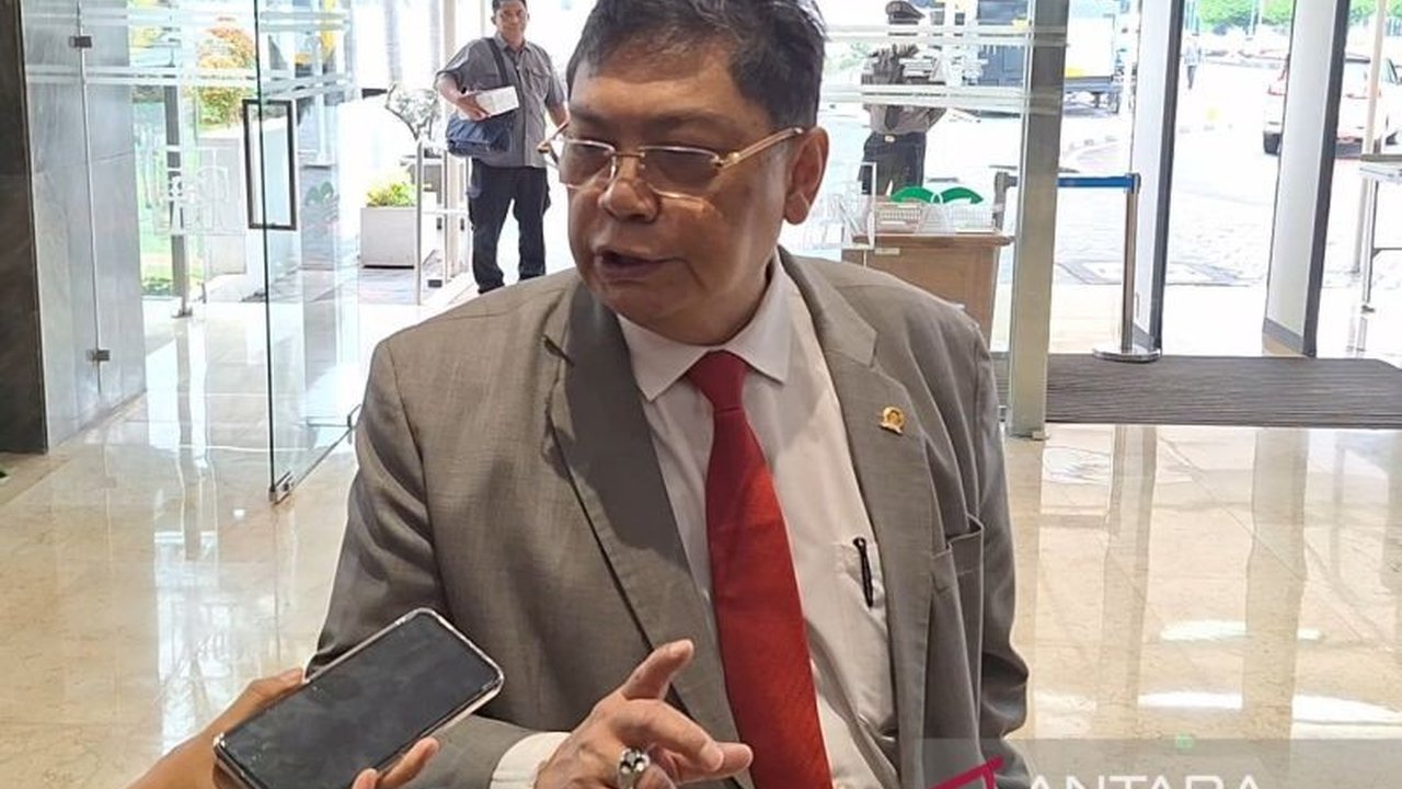 Komisi I DPR RI akan segera memanggil jajaran TNI untuk meminta penjelasan terkait ledakan amunisi di Garut yang menewaskan 13 orang, menekankan pencegahan kejadian serupa ketimbang mencari kesalahan.