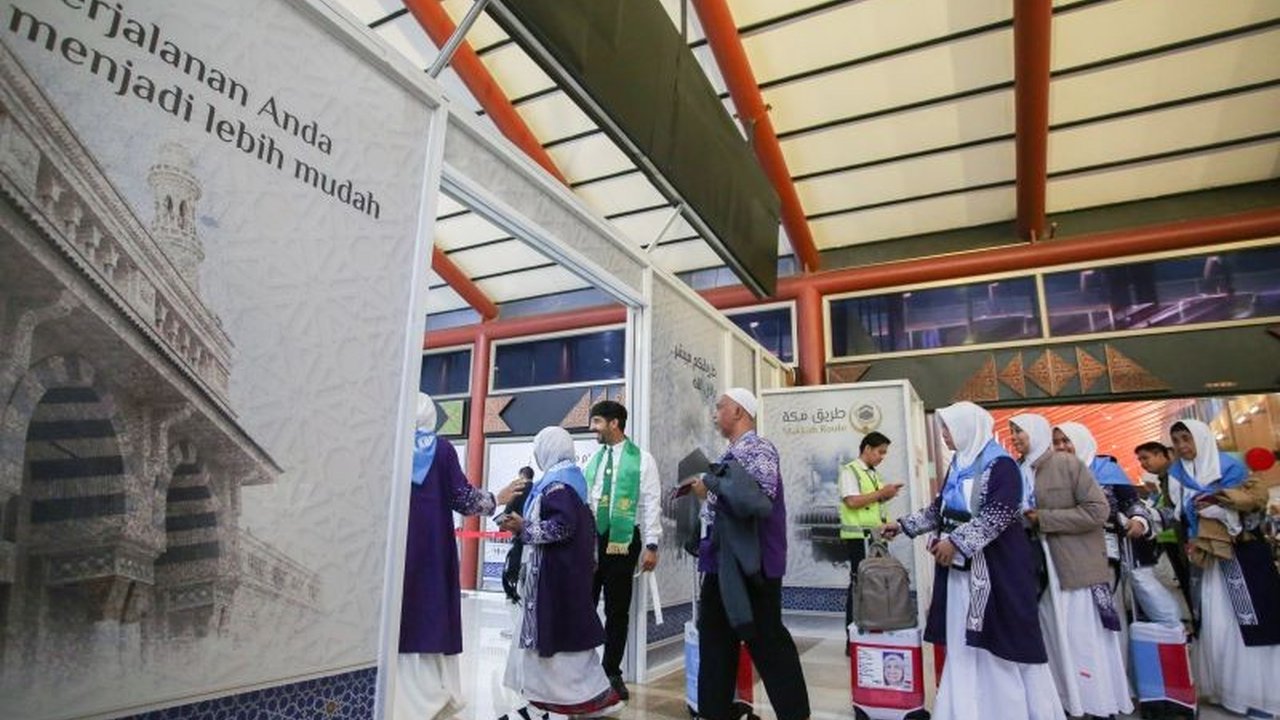 Anggota Komisi V DPR RI mengapresiasi terminal haji khusus di Bandara Soekarno-Hatta dan mendorong perluasan model serupa ke seluruh embarkasi haji di Indonesia untuk meningkatkan kenyamanan dan efisiensi pelayanan jamaah.
