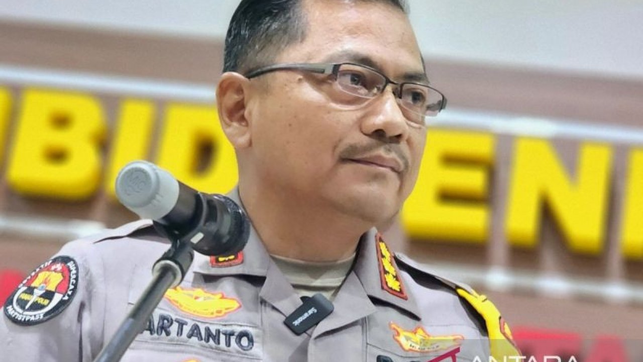 Polisi menangkap dua mahasiswa Universitas Diponegoro (Undip) Semarang karena diduga menyandera anggota Polri saat aksi Hari Buruh 1 Mei 2025 yang berujung ricuh.