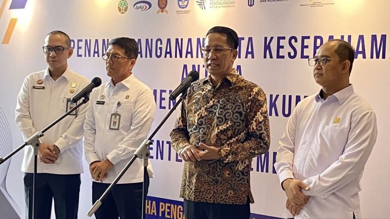 Menteri Hukum dan HAM mengungkapkan Presiden Prabowo Subianto telah berkomunikasi dengan partai politik terkait RUU Perampasan Aset yang tengah alot dibahas.