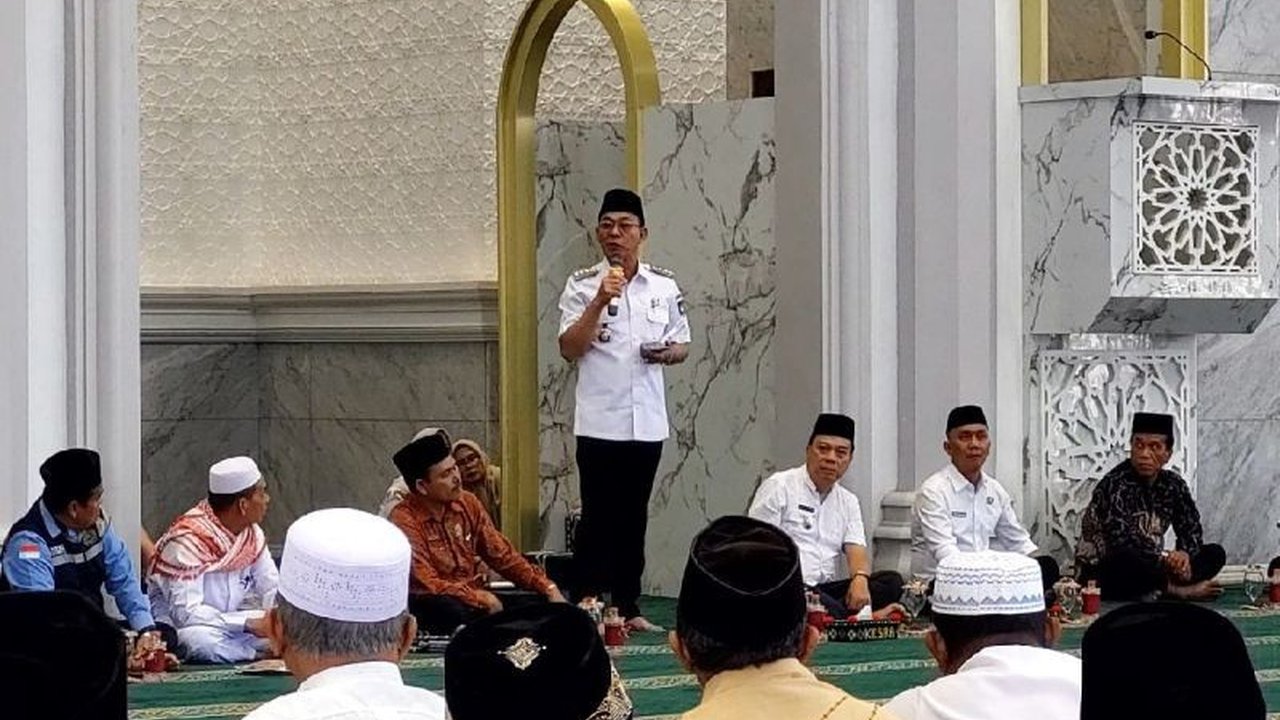 Bupati Tapsel berpesan kepada 174 calon haji asal Tapsel untuk menjaga kesehatan fisik dan mental selama di Tanah Suci, agar ibadah haji dapat berjalan lancar.