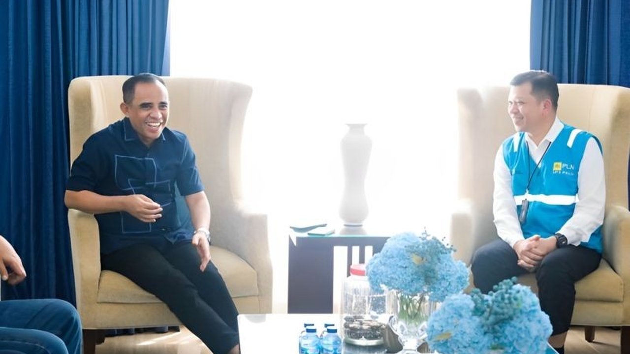 Pemerintah Provinsi Sulawesi Tengah (Sulteng) berkomitmen percepat penyalaan listrik di desa terpencil, khususnya di Morowali yang ditargetkan menyala September 2024, melalui kolaborasi dengan PLN dan program ‘Berani Menyala’ serta ‘Light Up The Dre