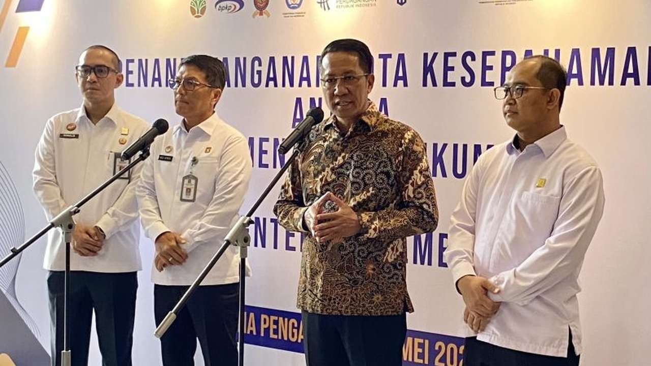 Proses ekstradisi Paulus Tannos, buron kasus korupsi KTP elektronik, tinggal menunggu hasil sidang di Singapura setelah seluruh dokumen diserahkan.