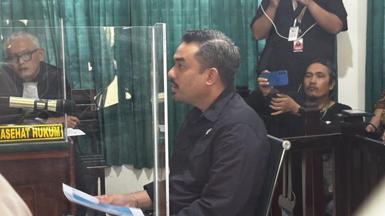 Menteri UMKM, Maman Abdurrahman, menyoroti ancaman pidana terhadap UMKM yang dinilai dapat mematikan usaha mikro, seperti kasus Mama Khas Banjar di Banjarbaru, Kalimantan Selatan, dan mendesak pendekatan pembinaan.