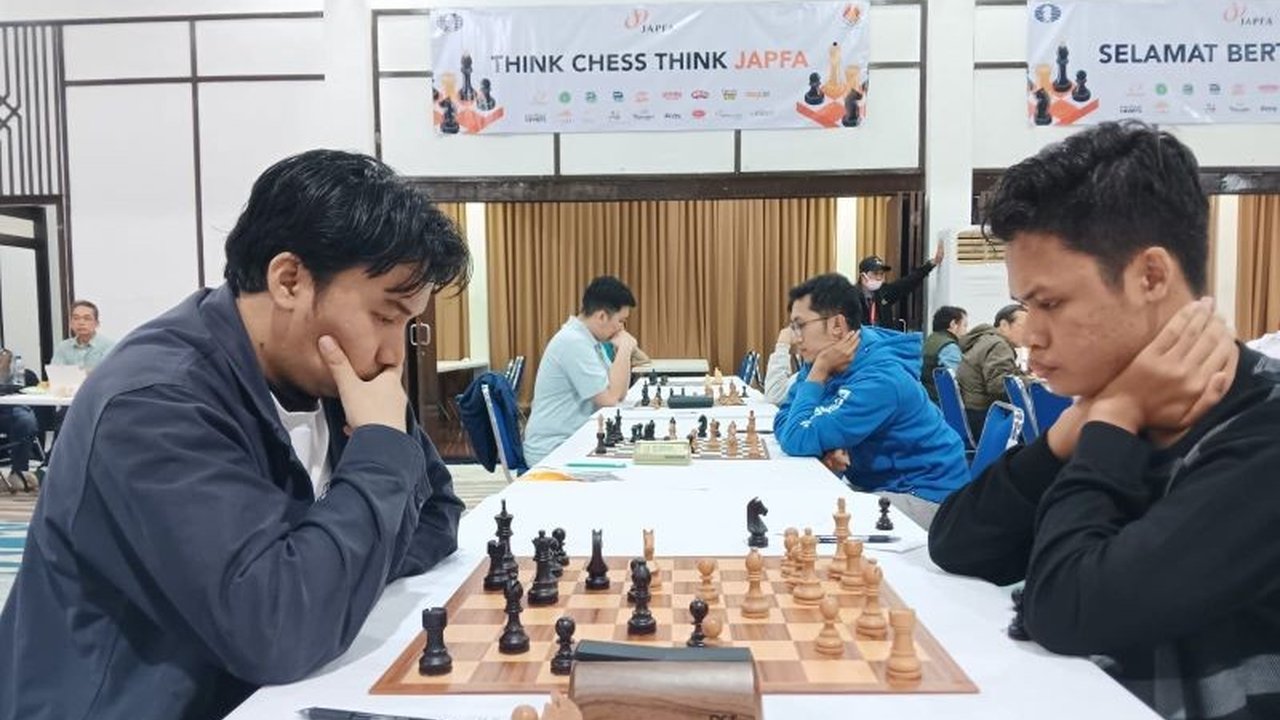 Pecatur FM Zacky Dhia Ulhaq raih juara kategori open JAPFA FIDE Rated 2025 di Jakarta, unggul atas FM Satria Duta Cahaya dan IM Mohammad Ervan.