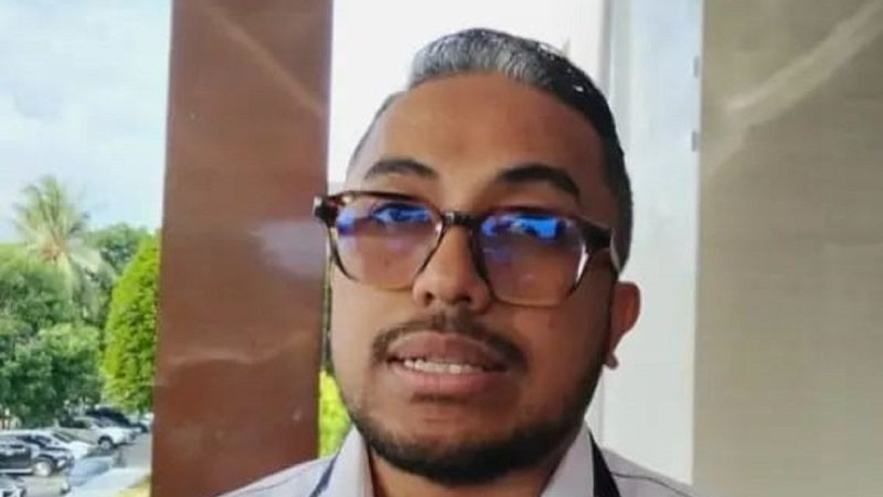 DPRD Maluku mengeluarkan empat rekomendasi strategis untuk mengatasi kemiskinan, meliputi pemberdayaan UMKM, peningkatan akses pendidikan dan kesehatan, reformasi tata kelola pemerintahan, serta optimalisasi program perlindungan sosial.