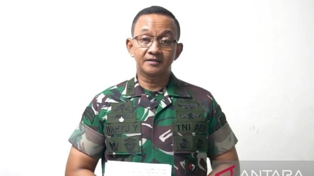 TNI Angkatan Darat memeriksa barang bukti ledakan amunisi di Garut yang menewaskan 13 orang, termasuk 4 anggota TNI, dan tengah menginvestigasi kronologi kejadian.