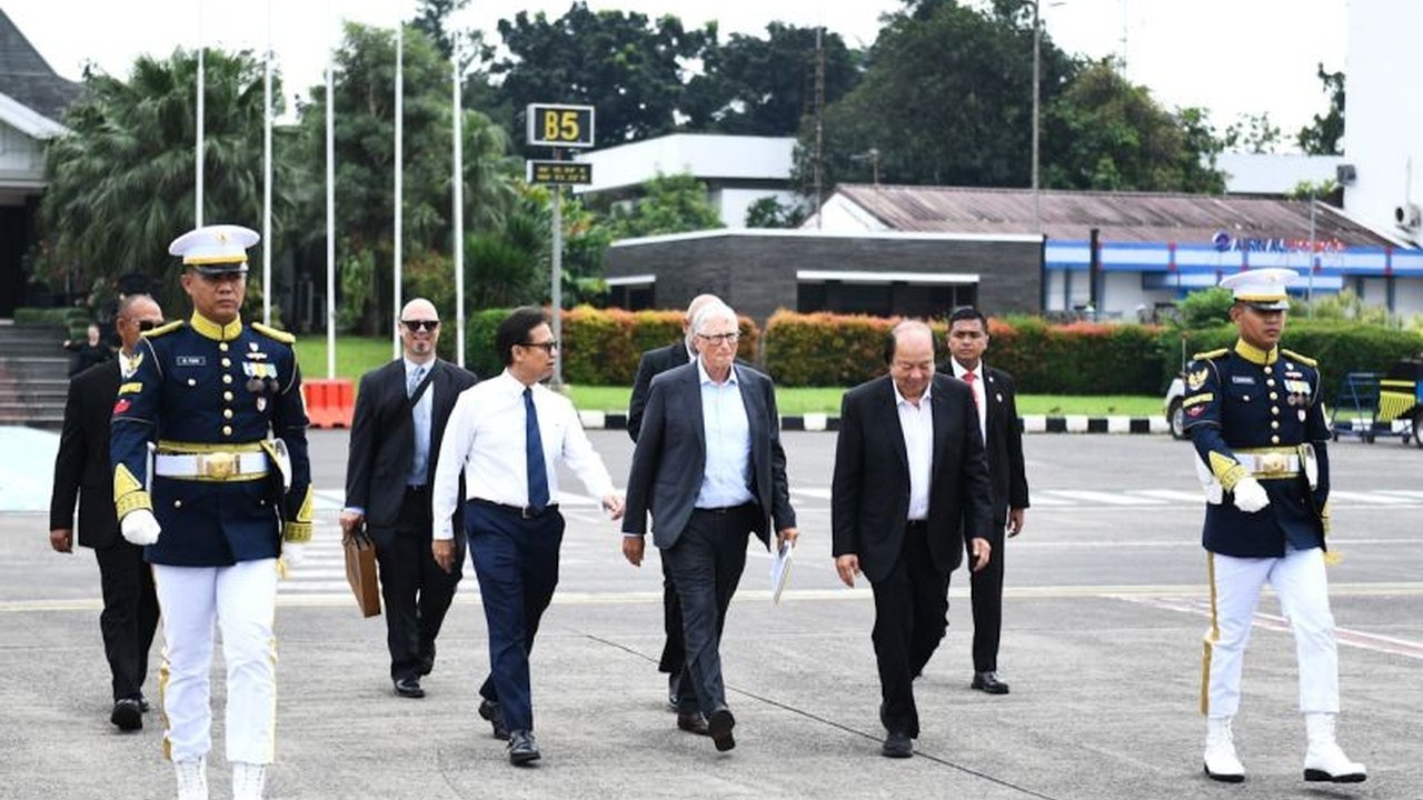 Bank Mayapada Internasional Tbk perkuat komitmen sosial melalui program CSR, termasuk beasiswa, bantuan bahan pokok, dan donor darah, serta kolaborasi dengan Tahir Foundation dan Gates Foundation.