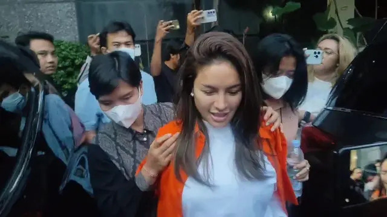 Nikita Mirzani di Polda Metro Jaya, Selasa (4/3/2025). (Dok. via M. Altaf Jauhar)