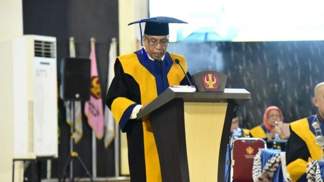 Guru Besar Untad, Muhtar Lutfi, menyoroti kerja sama Bank Sulteng dan Mega Corpora yang dinilai merugikan Bank Sulteng karena kendali operasional yang longgar dan potensi kerugian bagi daerah.