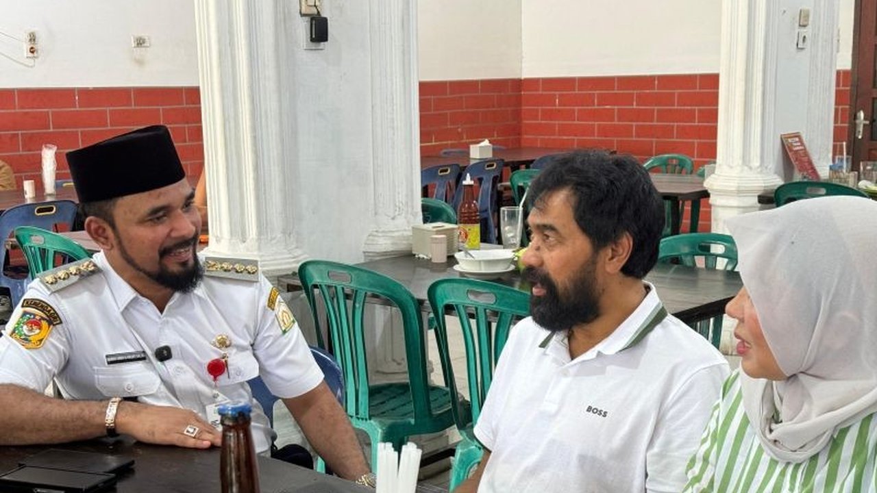 Gubernur Aceh, Muzakir Manaf, telah kembali ke Aceh setelah menjalani pemeriksaan kesehatan di Singapura dan kondisinya kini dinyatakan membaik.