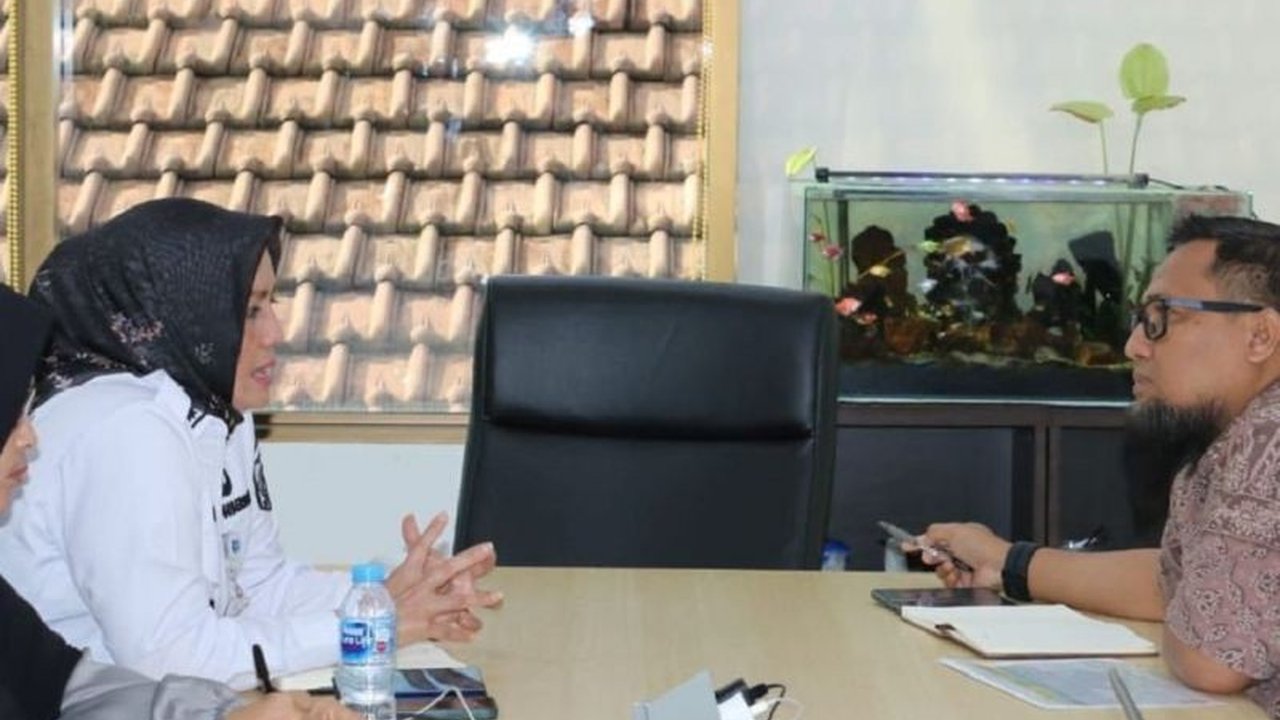 Kementerian PPN kembali menetapkan Bandara HAS Hanandjoeddin di Belitung sebagai bandara internasional untuk meningkatkan perekonomian dan pariwisata daerah tersebut.