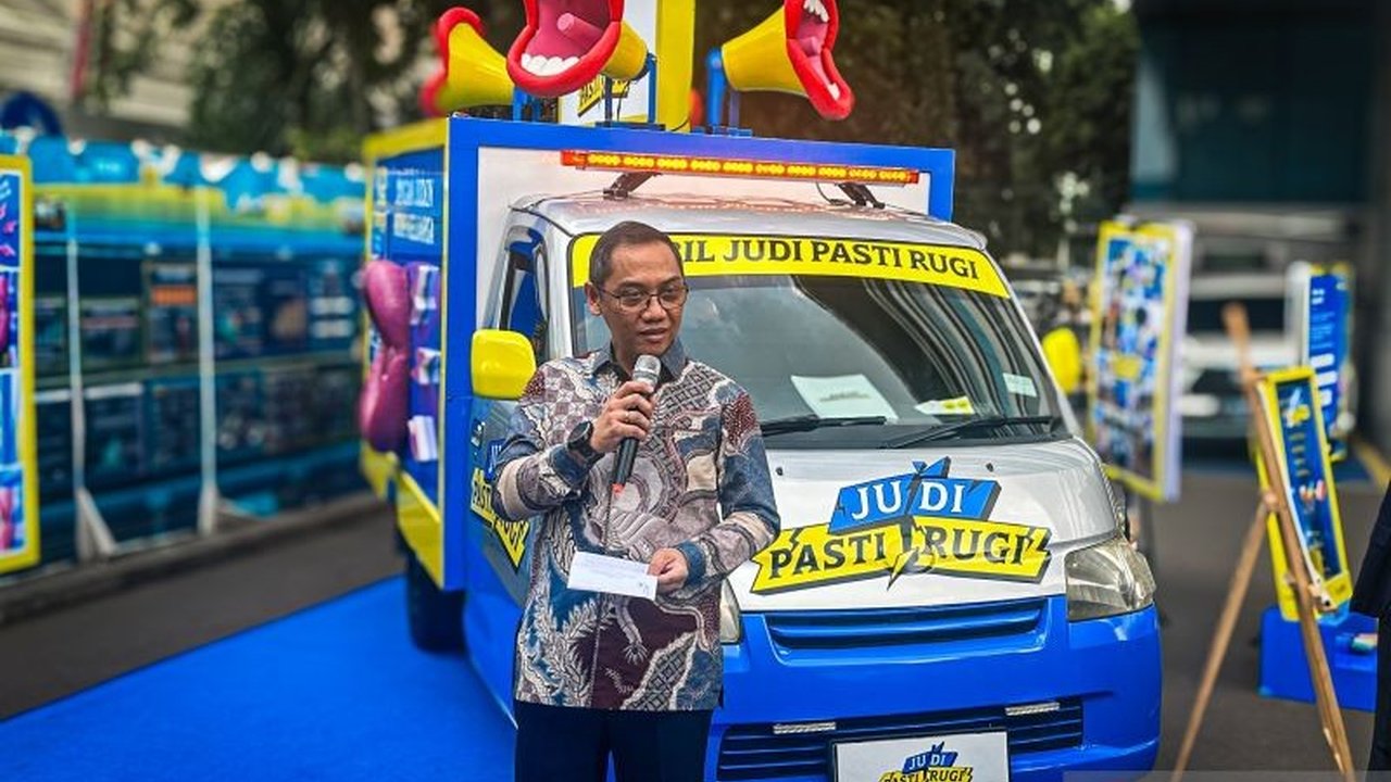 Kominfo Perangi Judi Online: Blokir Situs Tak Cukup, Kejar Alur Transaksi Keuangan