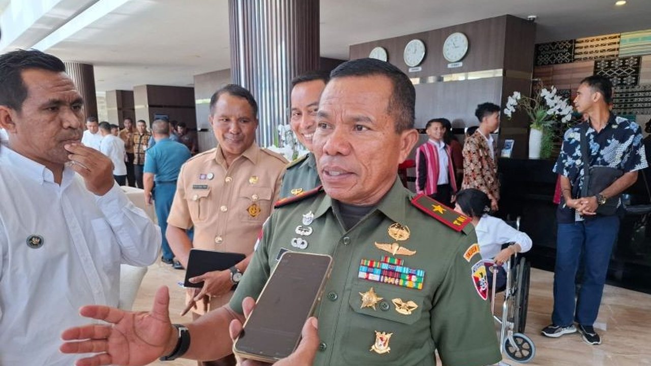 Danrem 161/Wira Sakti, Brigjen TNI Joao Barreto Nunes, menegaskan kesiapan TNI AD membantu pengamanan wilayah atau institusi jika diminta, menanggapi penempatan personel keamanan di Kejaksaan Tinggi dan Negeri.