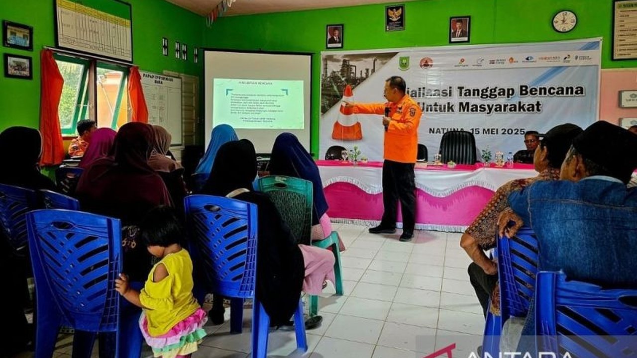 BPBD Natuna bersama K3S Kepri menggelar sosialisasi tanggap bencana di Desa Sebadai Ulu untuk meningkatkan kesiapsiagaan masyarakat menghadapi bencana, khususnya banjir.