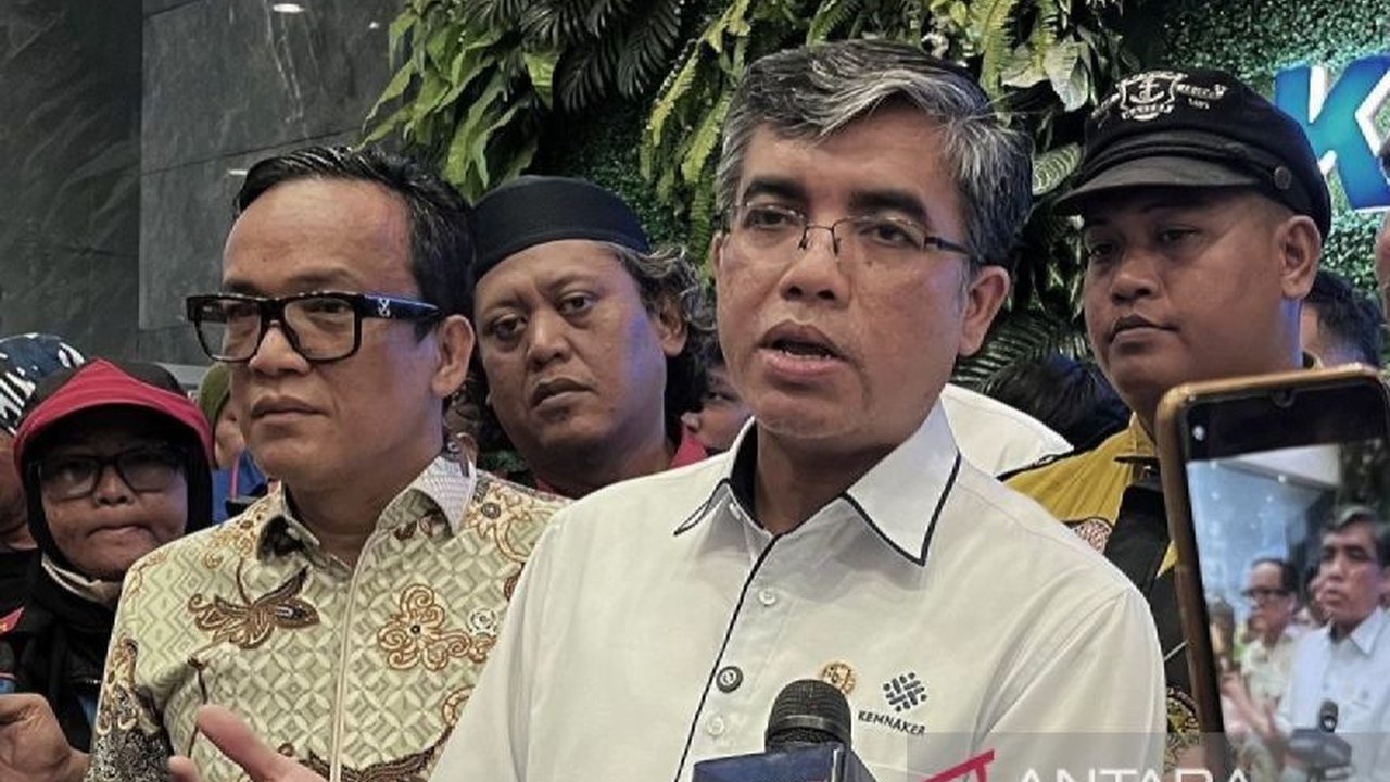 Menteri Ketenagakerjaan mengungkapkan rencana penghapusan outsourcing sebagai bentuk kepedulian pemerintah terhadap permasalahan buruh di Indonesia, menyusul arahan Presiden Prabowo Subianto.