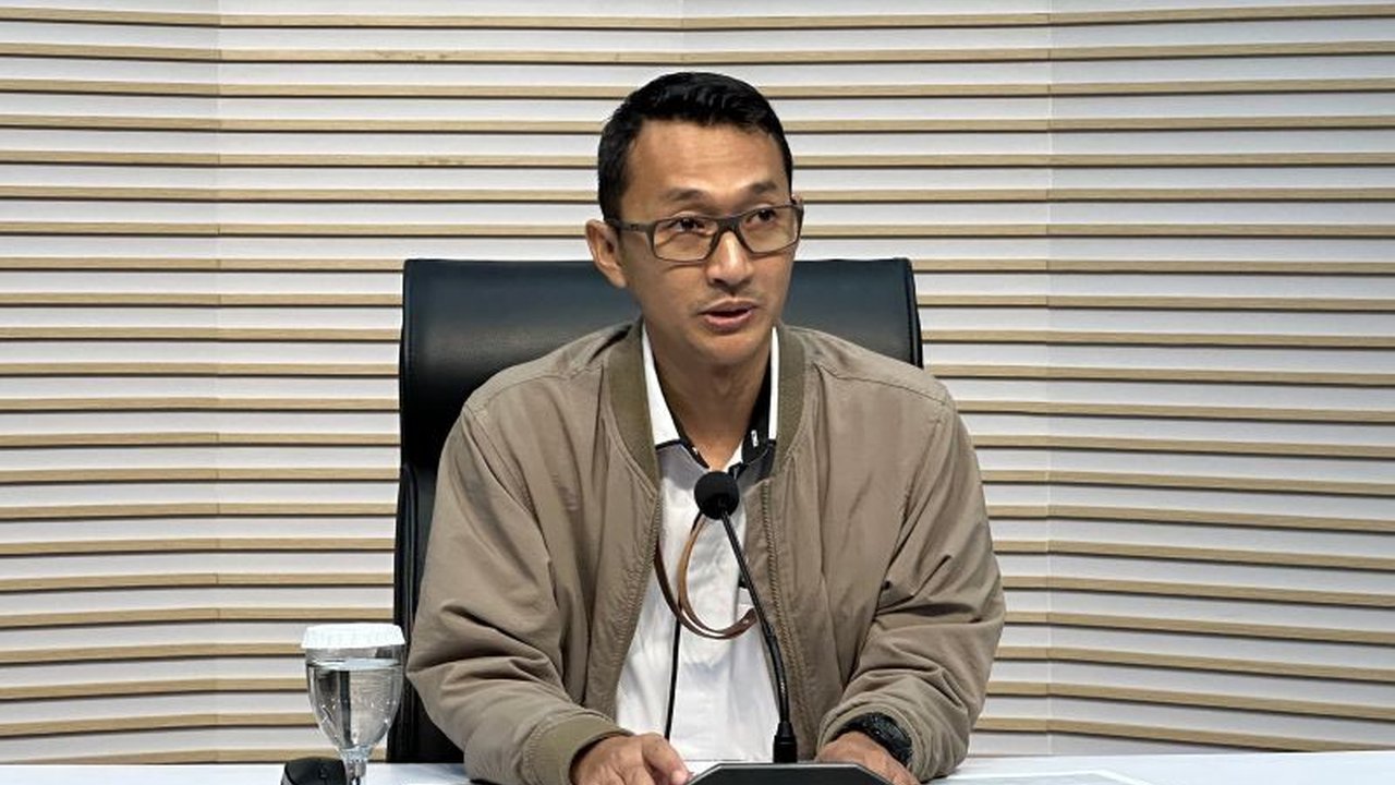 KPK memeriksa mantan Ketua DPRD Jawa Timur, Kusnadi, sebagai tersangka kasus dugaan korupsi pengelolaan dana hibah untuk pokmas di lingkungan Pemprov Jatim tahun anggaran 2021-2022.