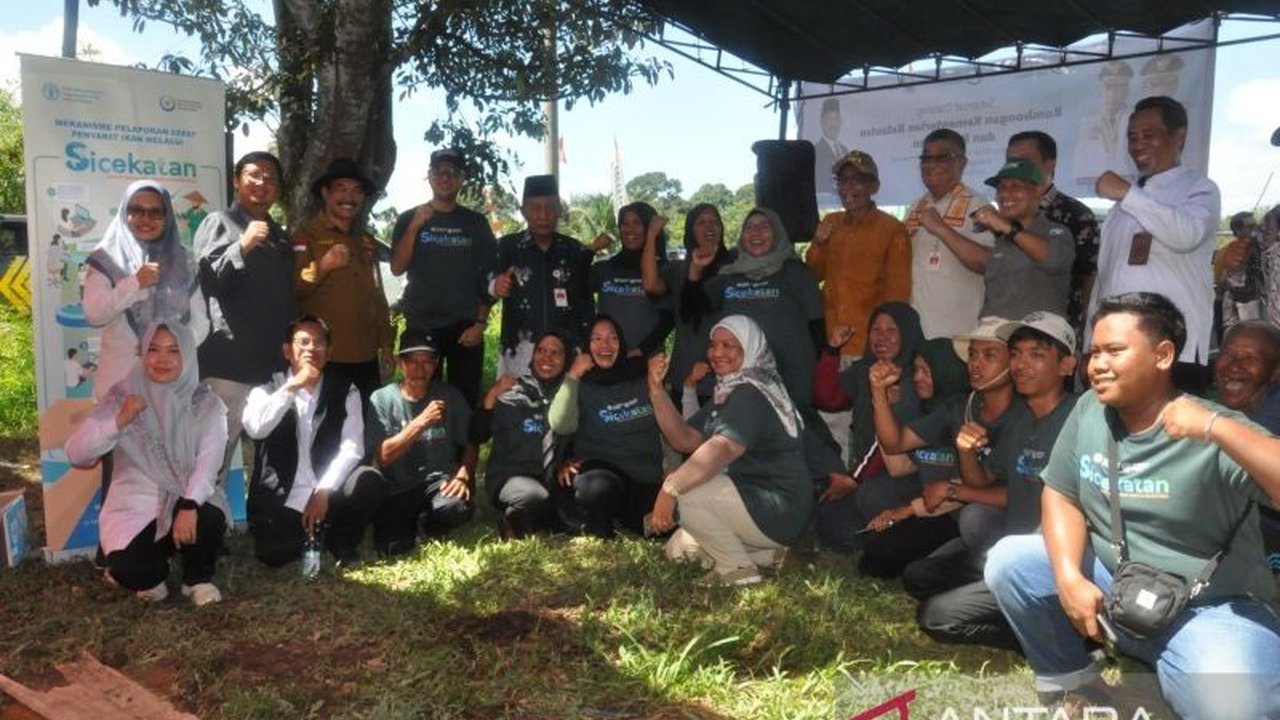 Sosialisasi aplikasi Sicekatan, sistem pelaporan penyakit ikan berbasis Android, digelar di Jambi untuk meningkatkan produksi dan mencegah kerugian ekonomi pada budidaya ikan.