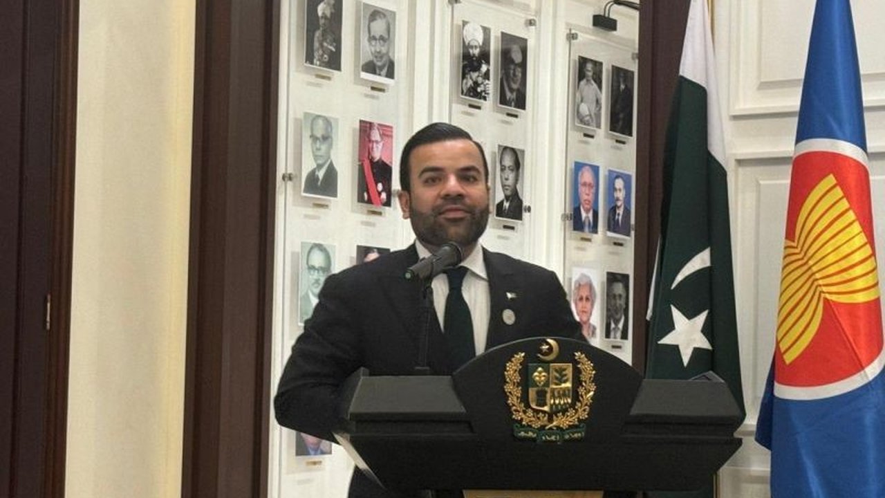 Pakistan Pilih Jalan Damai: Kendalikan Diri di Tengah Ketegangan dengan India