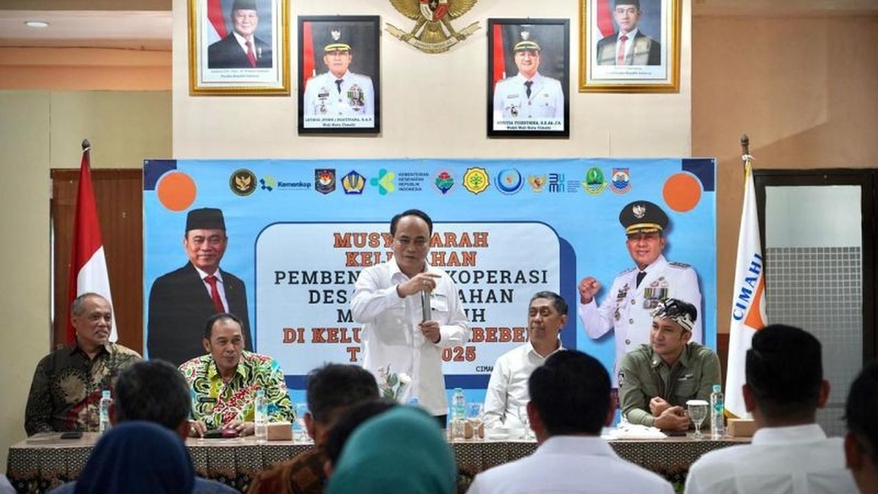 Menteri Koperasi Budi Arie Setiadi menekankan tiga pilar utama: partisipasi masyarakat, pengelolaan yang kompeten dan amanah, serta optimalisasi teknologi digital, untuk meningkatkan kepercayaan publik terhadap Koperasi Desa Merah Putih.