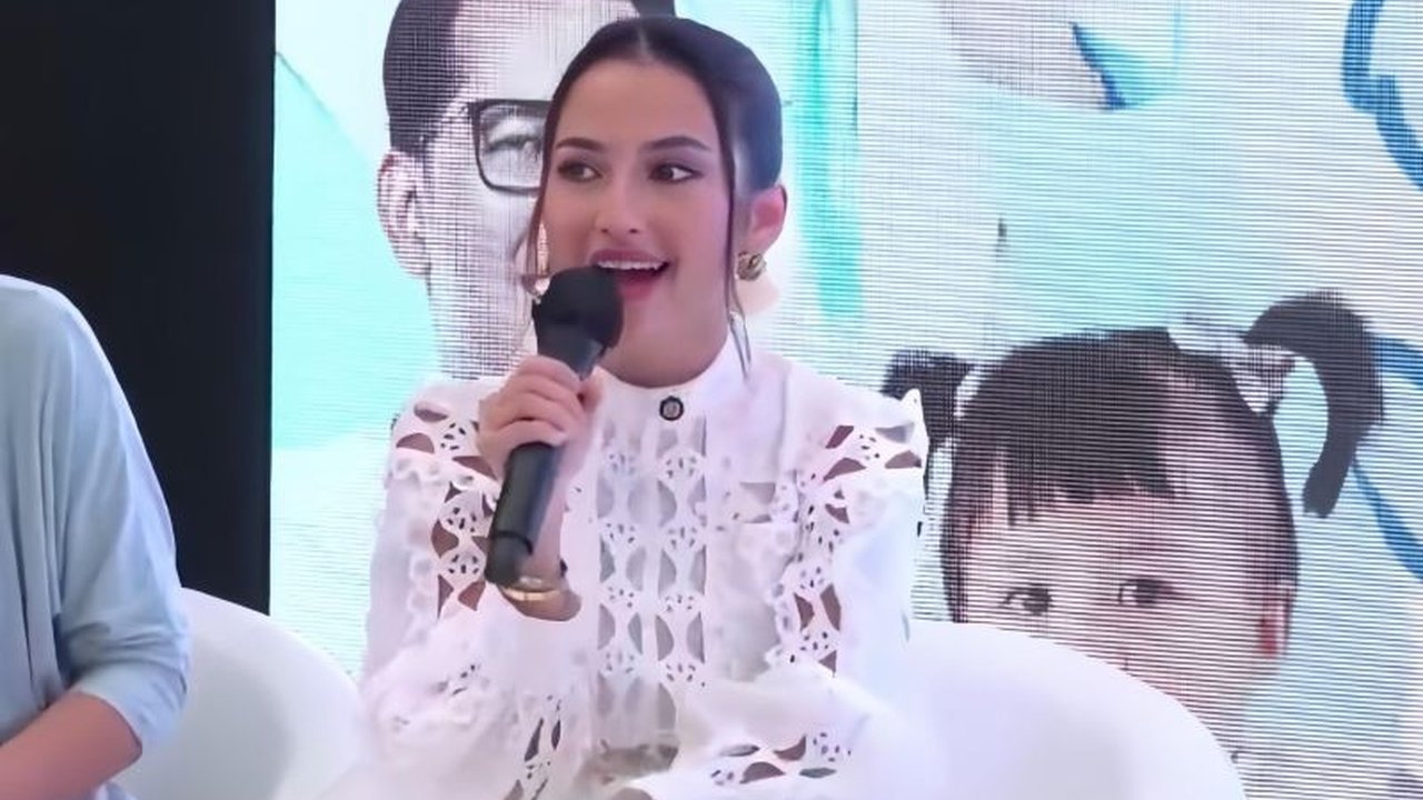 Dokter spesialis anak dan selebriti Jennifer Coppen menyoroti pentingnya perawatan kulit bayi yang sensitif di iklim tropis dengan pendekatan mikrobioma, guna menjaga keseimbangan mikroorganisme baik pada kulit.