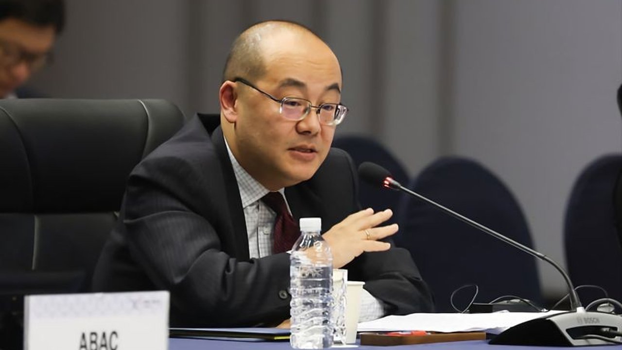 Laporan APEC memprediksi pertumbuhan ekonomi kawasan akan melambat tajam menjadi 2,6 persen pada tahun ini karena meningkatnya ketegangan perdagangan dan ketidakpastian kebijakan.