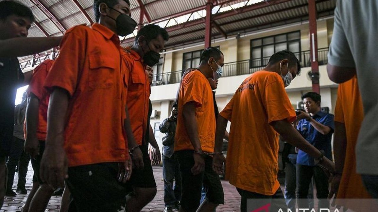 Polres Metro Jakarta Pusat menegaskan komitmennya memberantas premanisme dengan patroli rutin dan penindakan tegas, ditandai penangkapan juru parkir liar di Kemayoran.