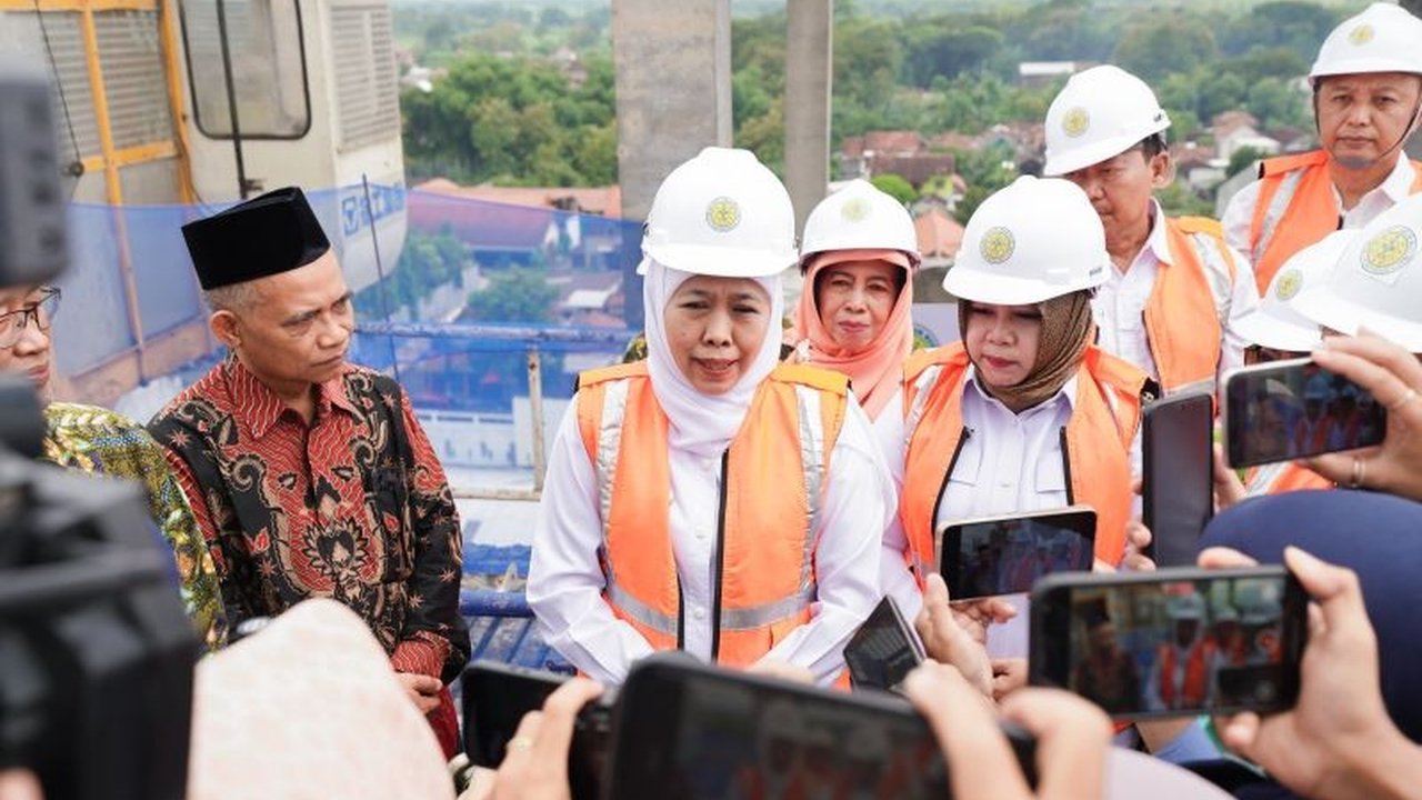 Gubernur Jawa Timur Khofifah Indar Parawansa meminta pengawasan ketat perekrutan PMI setelah terungkap dugaan perdagangan organ tubuh di luar negeri, terutama pada kelompok masyarakat berpenghasilan rendah.