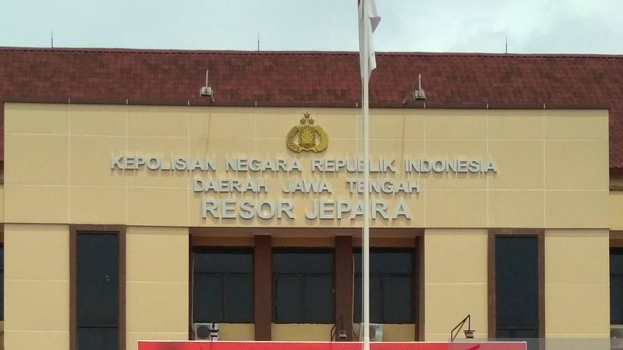 Polres Jepara mengajak masyarakat untuk berani melaporkan tindakan premanisme melalui jalur resmi guna menciptakan situasi keamanan dan ketertiban masyarakat yang kondusif.