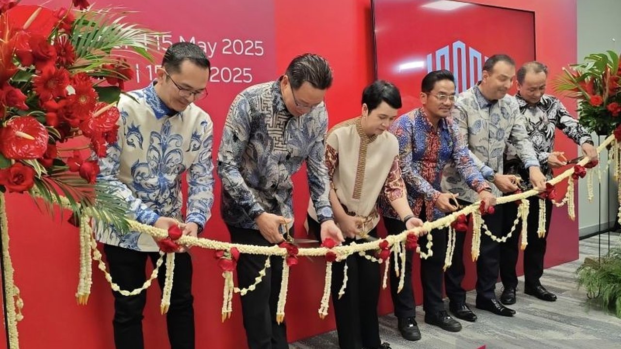 Equinix meluncurkan pusat data JK1 di Jakarta, memberikan akses ke ekosistem digital dan mendukung pertumbuhan ekonomi digital Indonesia yang pesat.