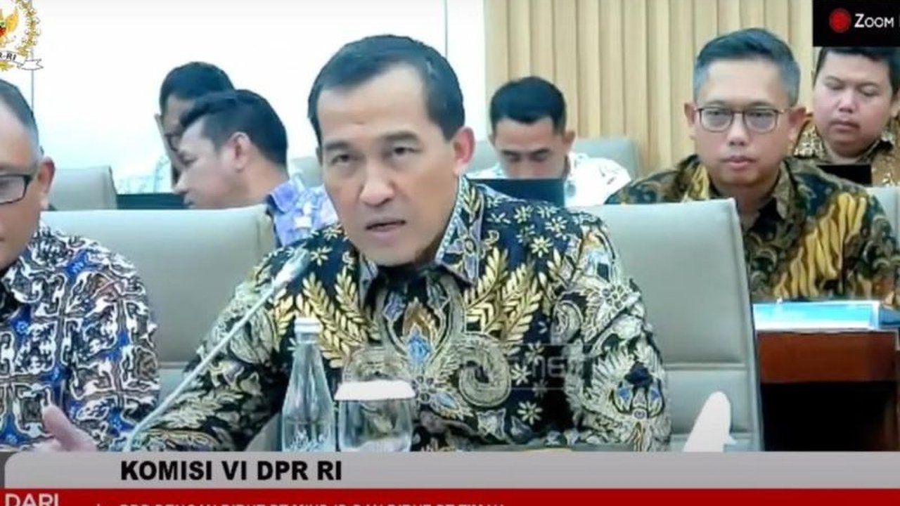 Direktur Utama PT Timah dan Komisi VI DPR RI bahas solusi atasi tambang ilegal timah yang merajalela dan merusak citra Indonesia di mata dunia.