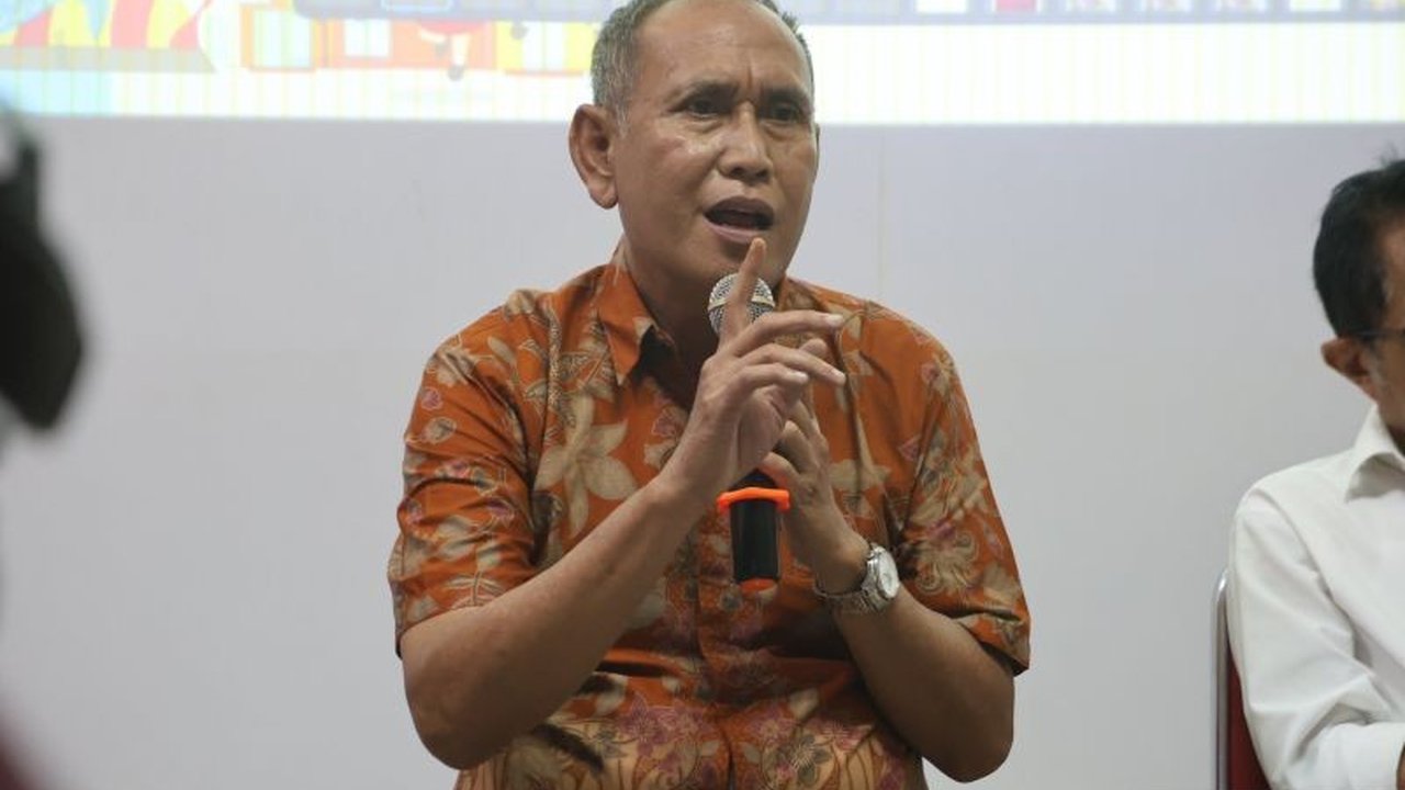 Pemkot Surabaya luncurkan panduan dan simulasi daring PPDB 2025 untuk jenjang TK, SD, dan SMP negeri, pastikan data akurat dan manfaatkan simulasi untuk mempersiapkan pendaftaran.