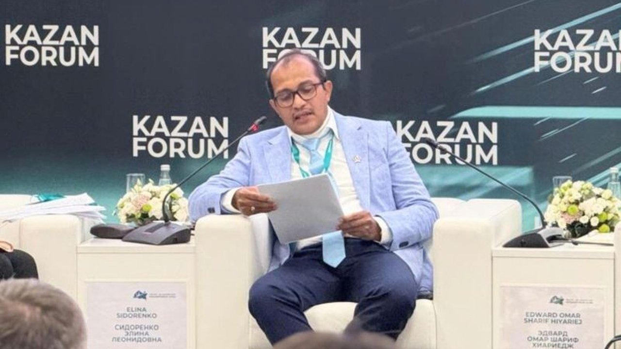 Wakil Menteri Hukum dan HAM RI Edward Hiariej menekankan pentingnya hukum yang kuat dan transparan untuk menarik investasi serta mendorong pertumbuhan ekonomi Indonesia.