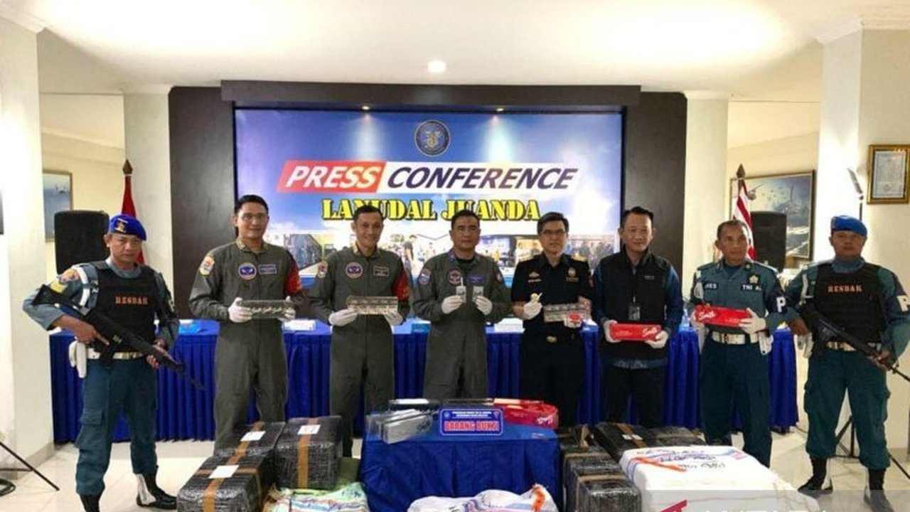 TNI AL dan Bea Cukai Gagalkan Penyelundupan 1,4 Ton Rokok Ilegal di Bandara Juanda