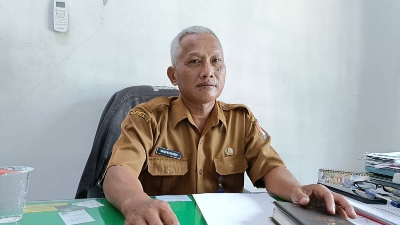 Produksi tembakau di Bojonegoro, Jawa Timur, diprediksi meningkat signifikan di tahun 2024 dengan penambahan lahan tanam mencapai 3.000 hektare, didorong harga jual yang menguntungkan.