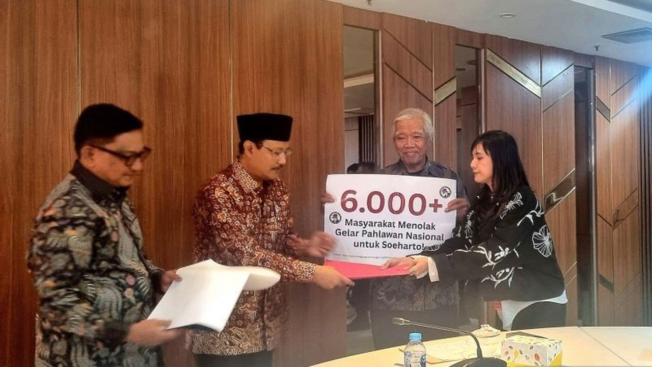 Mensos Terima Aspirasi Penolakan Gelar Pahlawan Soeharto