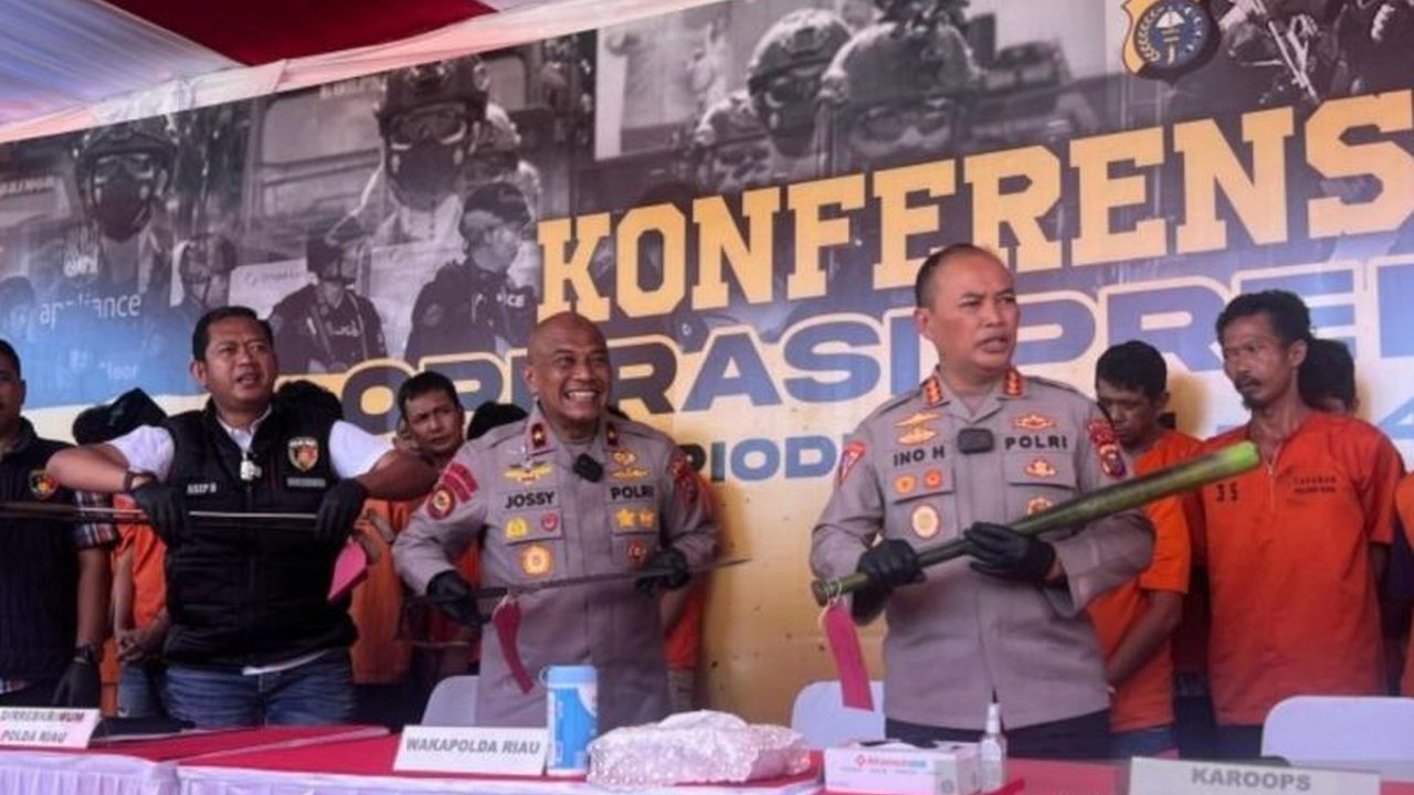 Polda Riau membekuk 169 pelaku kejahatan jalanan, didominasi geng motor, selama Operasi Pekat Lancang Kuning 2025 yang berlangsung dari 1-14 Mei 2025.