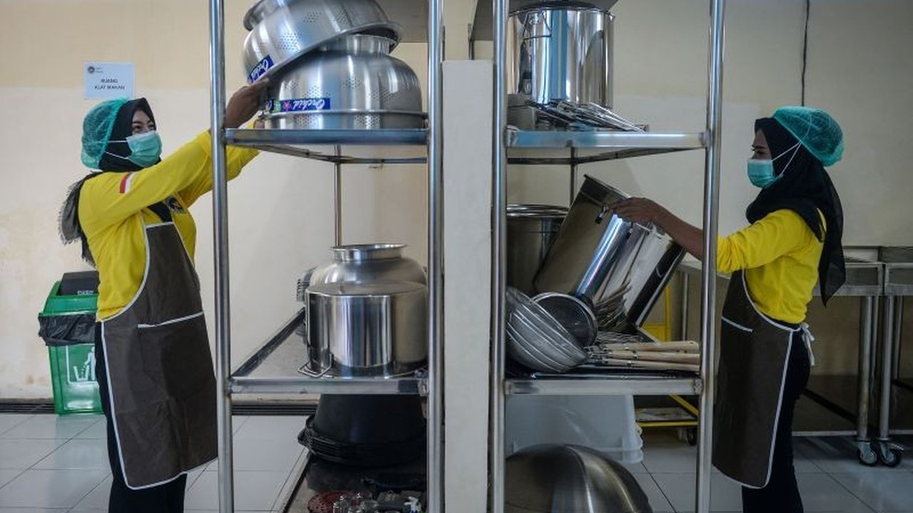 Badan Pengawas Obat dan Makanan (BPOM) mengungkap tiga penyebab utama keracunan dalam program Makan Bergizi Gratis (MBG) dan mendorong evaluasi menyeluruh untuk mencegah kejadian serupa.