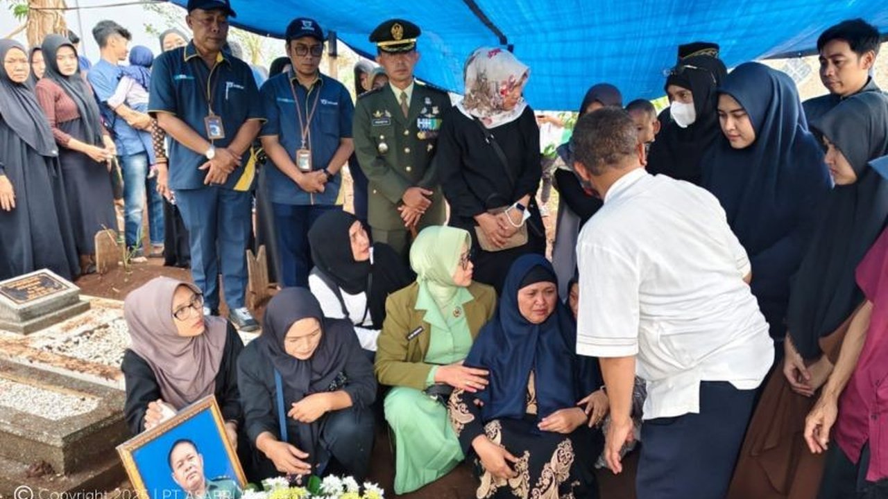PT ASABRI (Persero) menyalurkan santunan dan beasiswa bagi keluarga korban ledakan amunisi di Garut, meliputi manfaat JKK, THT, SRKK, NTTA, dan beasiswa bagi maksimal dua anak.