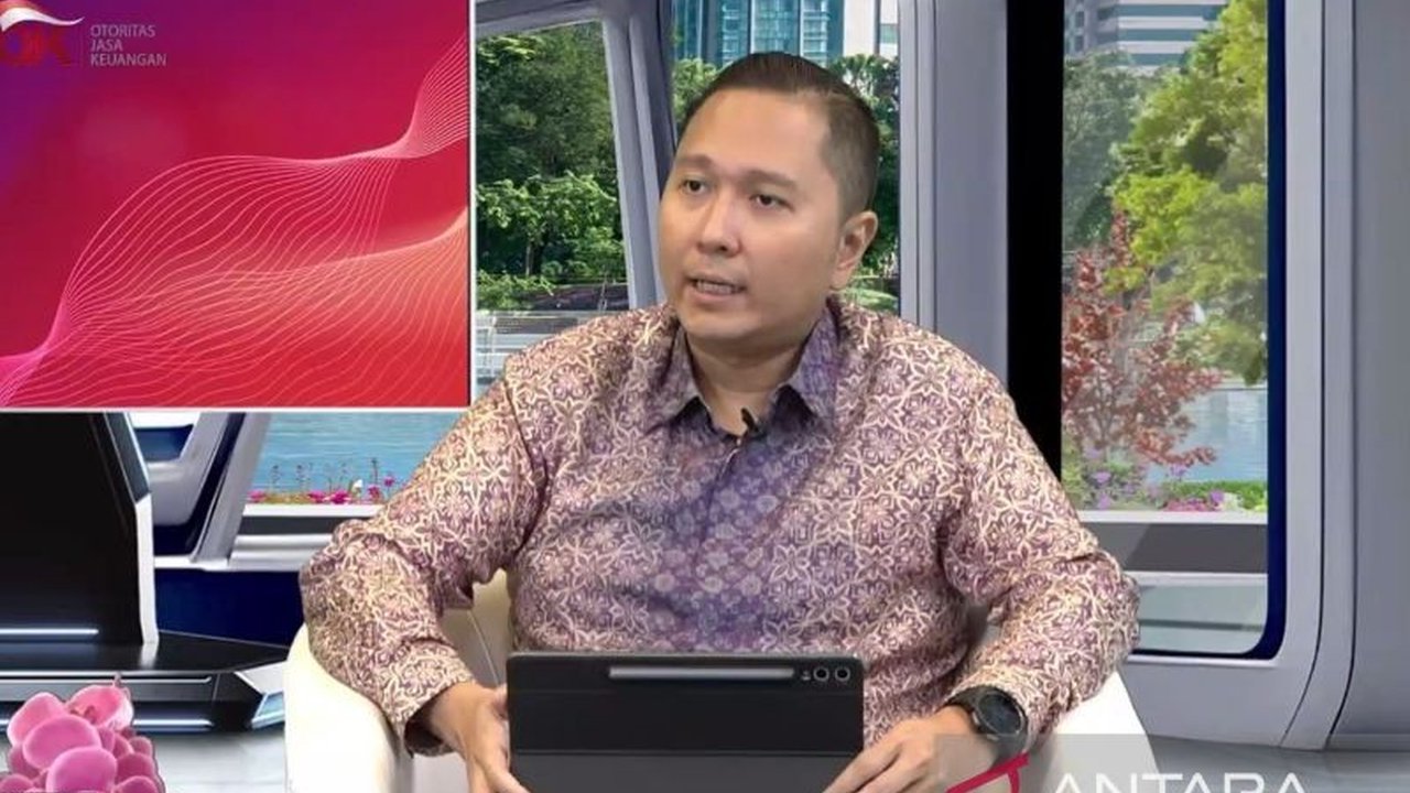 Ekonom ingatkan Indonesia antisipasi dampak tak langsung perang tarif AS-China terhadap pertumbuhan ekonomi, terutama penurunan ekspor dan harga komoditas.