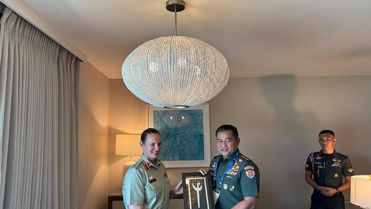 Jenderal TNI Maruli Simanjuntak, KSAD, menghadiri LANPAC 2025 di Hawaii, memperkuat kerja sama pertahanan Indonesia dengan negara-negara di kawasan Indo-Pasifik untuk menjaga stabilitas regional.