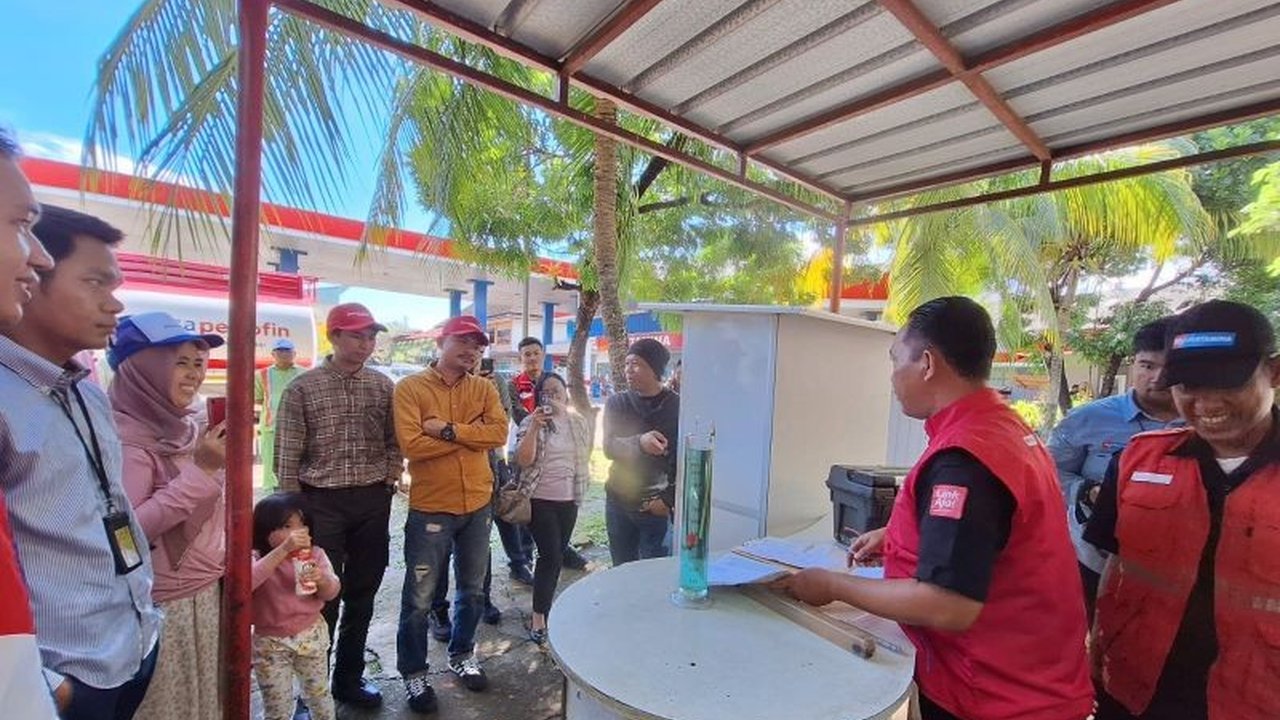 Pertamina Patra Niaga Regional Sumbagsel mengajak masyarakat untuk ikut memantau kualitas BBM di SPBU melalui program 'Pantau SPBU', guna memastikan kualitas dan takaran BBM yang tepat.