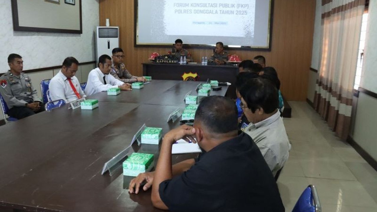 Polres Donggala, Sulawesi Tengah, berkolaborasi dengan masyarakat melalui Forum Konsultasi Publik untuk meningkatkan kualitas pelayanan publik dan mewujudkan Polri yang presisi.