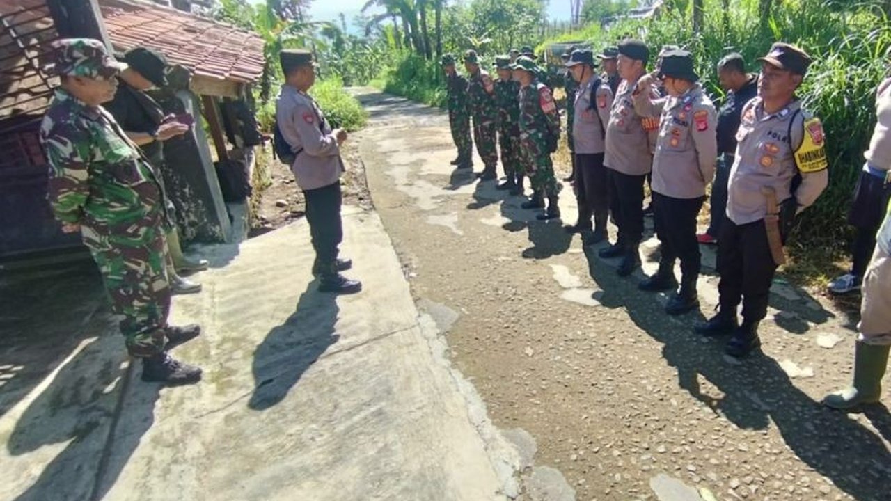 Seorang pendaki remaja, Elang Guntur, hilang di Gunung Cikuray, Garut, Jawa Barat, dan tim SAR gabungan tengah melakukan pencarian intensif.