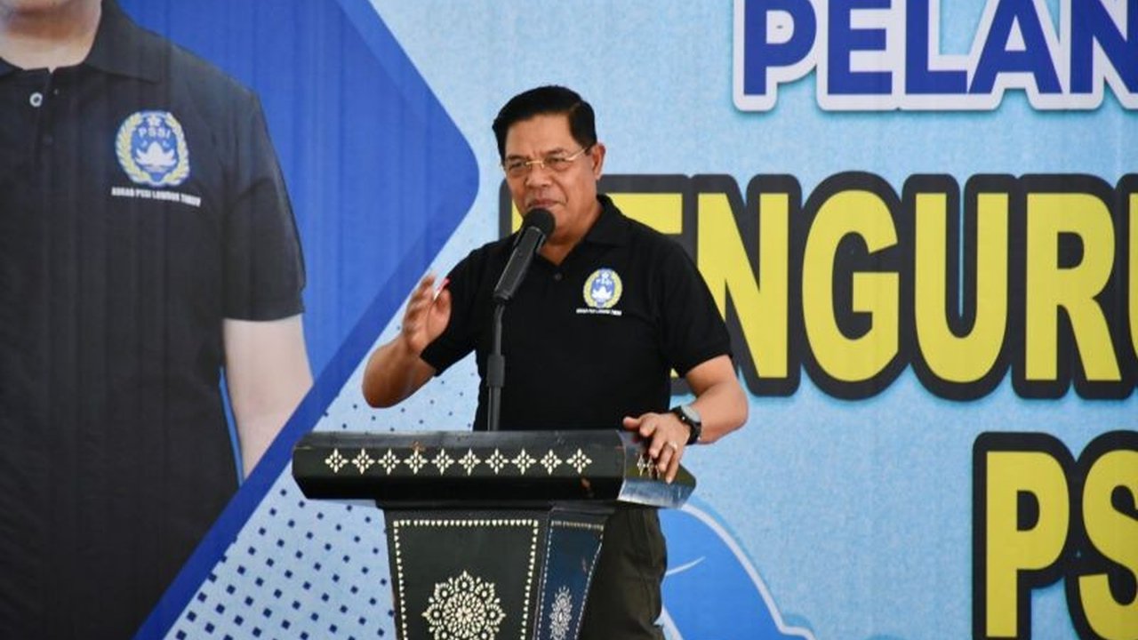 Bupati Lombok Timur, Haerul Warisin, optimistis di bawah kepemimpinan Ketua Askab PSSI yang baru, Muhammad Yusri, sepak bola Lombok Timur akan semakin maju dan berprestasi di kancah regional maupun nasional.