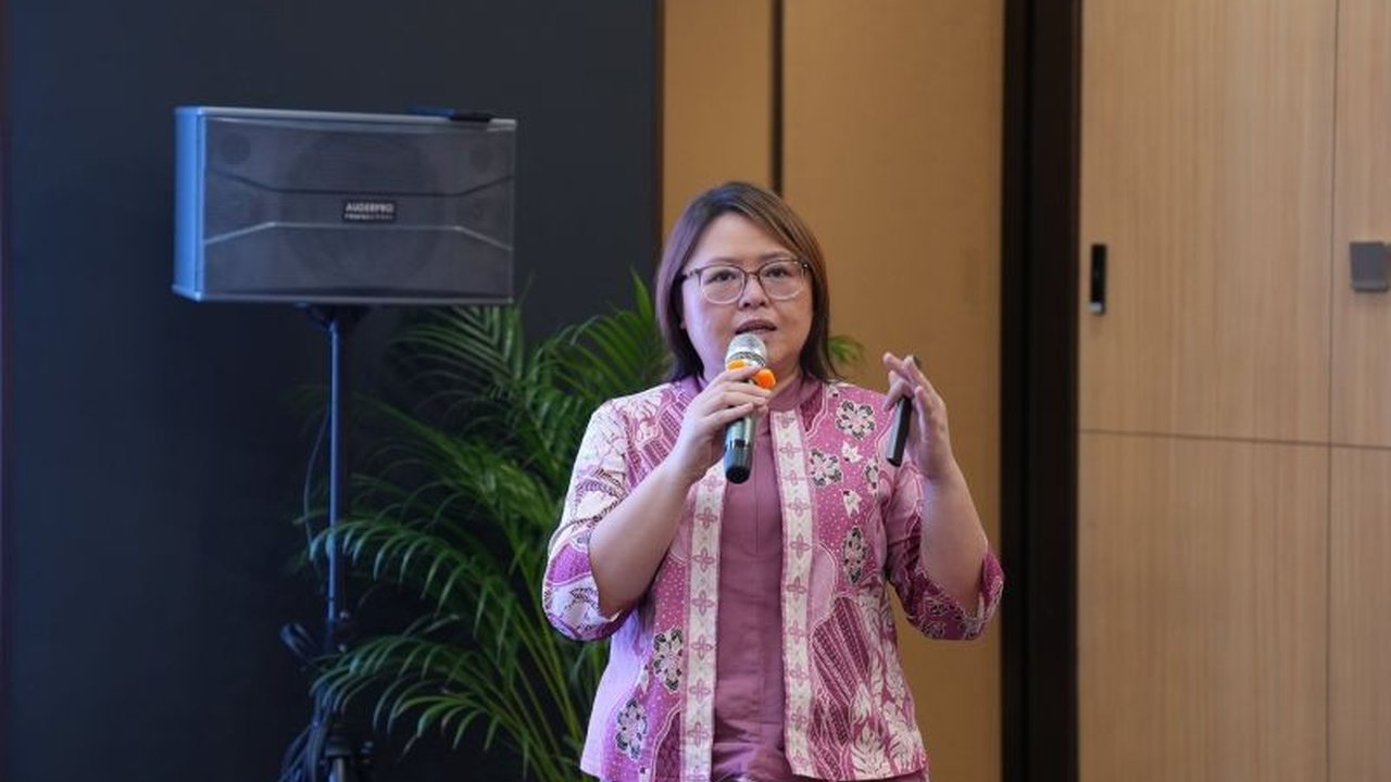 Mirae Asset Sekuritas memproyeksikan Bank Indonesia akan mempertahankan suku bunga acuan di RDG Mei 2025, menunggu penurunan suku bunga The Fed di semester II-2025.