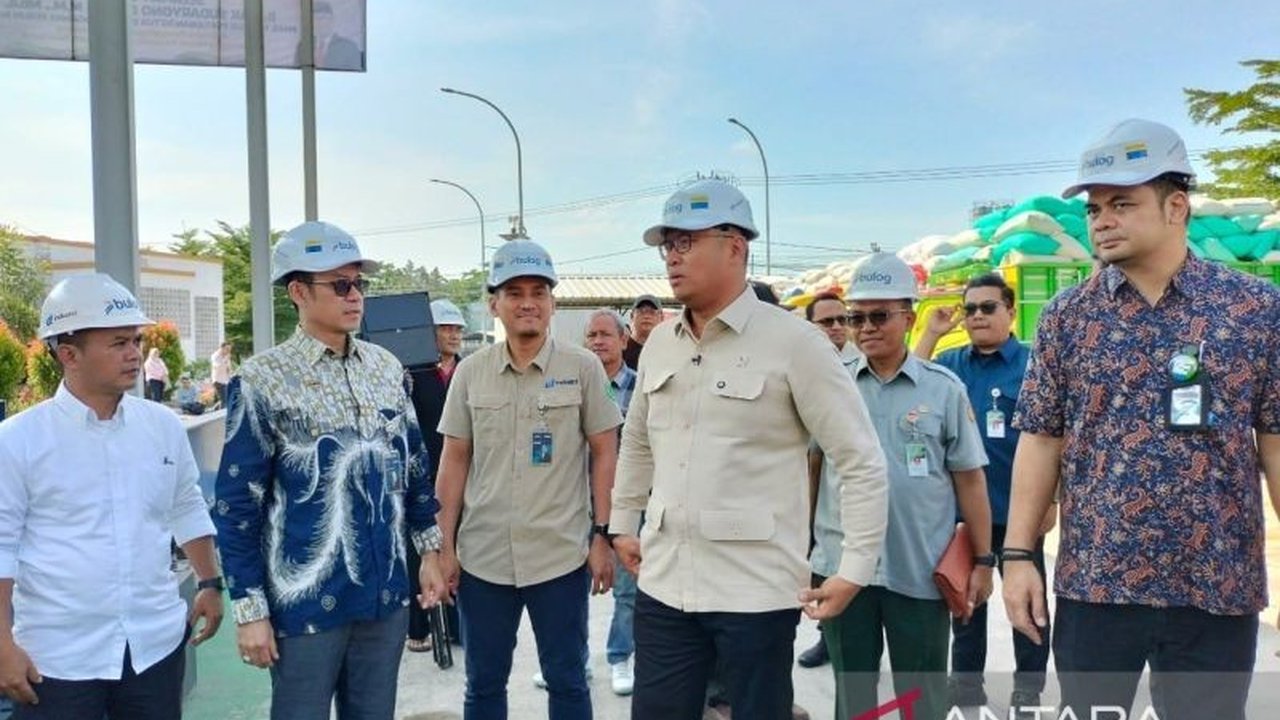Bulog Sukses Serap Gabah Petani, Wamentan Apresiasi Cadangan Beras Tertinggi Sepanjang Sejarah