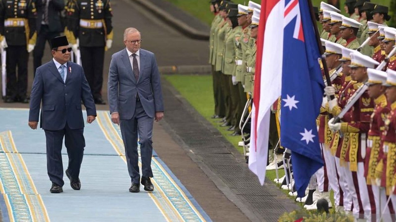 Presiden Prabowo Subianto mengajak Perdana Menteri Australia, Anthony Albanese, berlibur dan berkuda di kediaman pribadinya di Hambalang setelah kunjungan kenegaraan PM Albanese ke Indonesia.